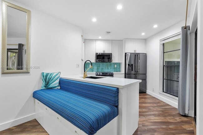 Photo - 385 NW 36th Ave