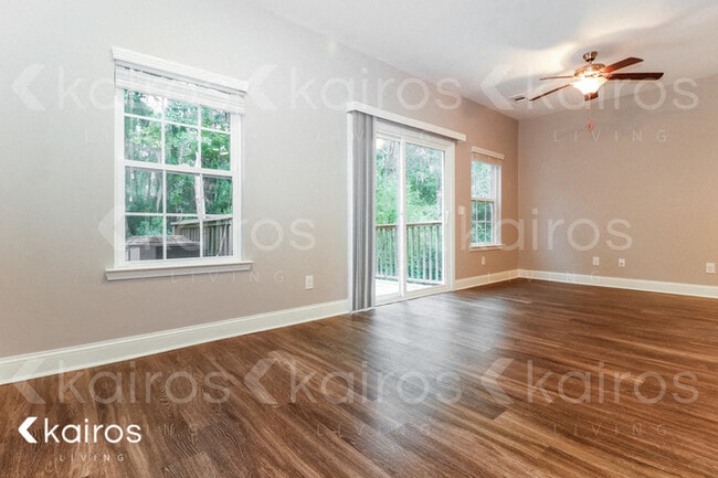 Photo - 707 Ferguson Ln