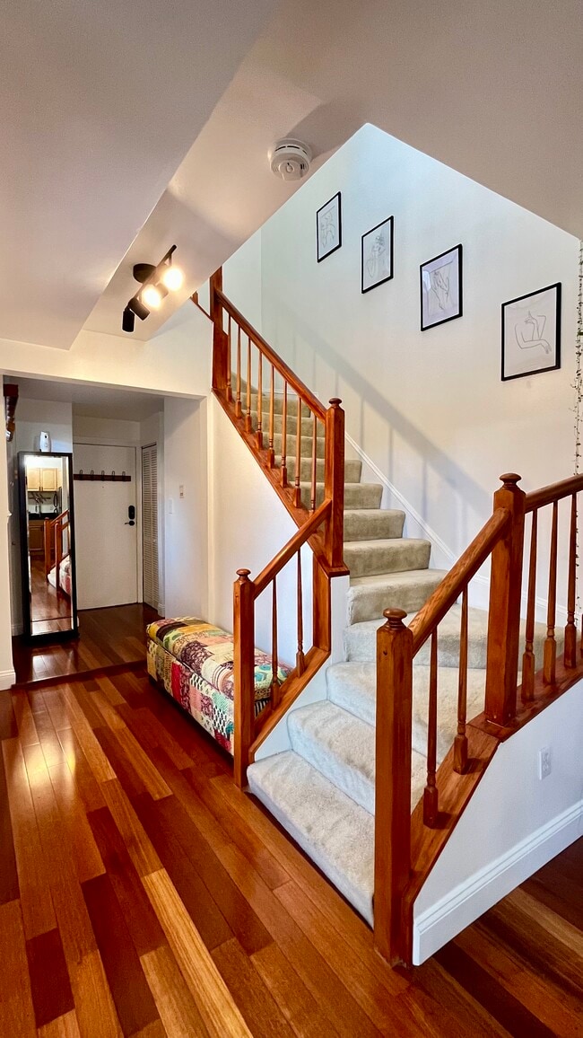 Entrada 2 - 512 Cathedral St Unidad 5