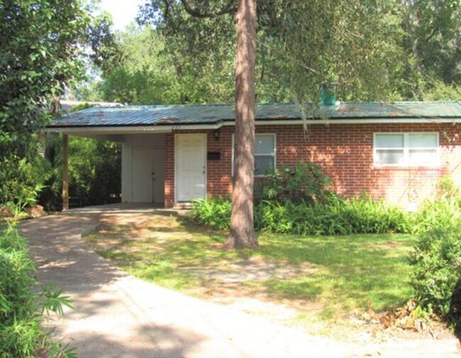 Building Photo - 238 and 240 Gables Court Unit 240 Gables Court Rental