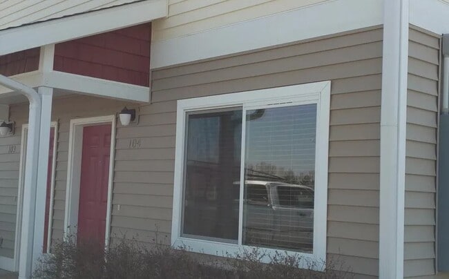 Photo - 681 N 2872 E