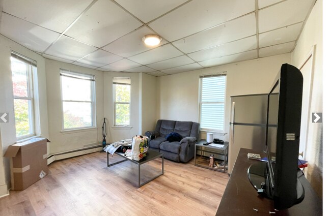 Photo - 1572 Tremont St