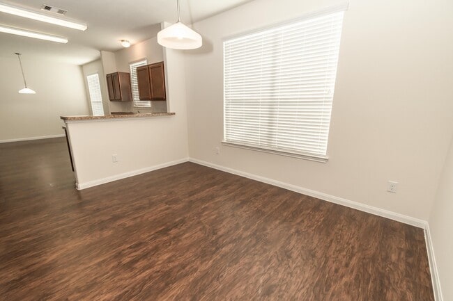 Photo - 20 Lazy Swing Ct