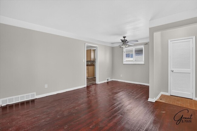 Photo - 3 bedroom - 1 bath - Lincoln Park- $1,600