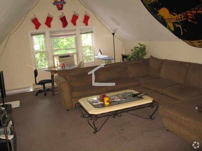Building Photo - Only pay half broker fee - Available now Rental