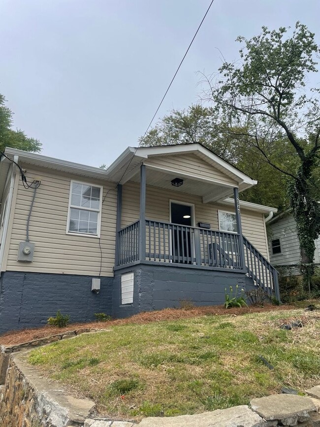 Photo - 2040 Thurmond St