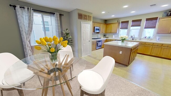 Photo - 52 Regency Pl