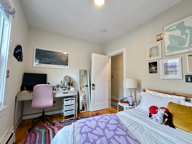 Photo - 839 Parker St