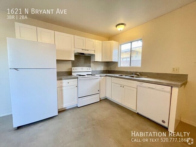 Building Photo - 1621 N Bryant Ave Rental