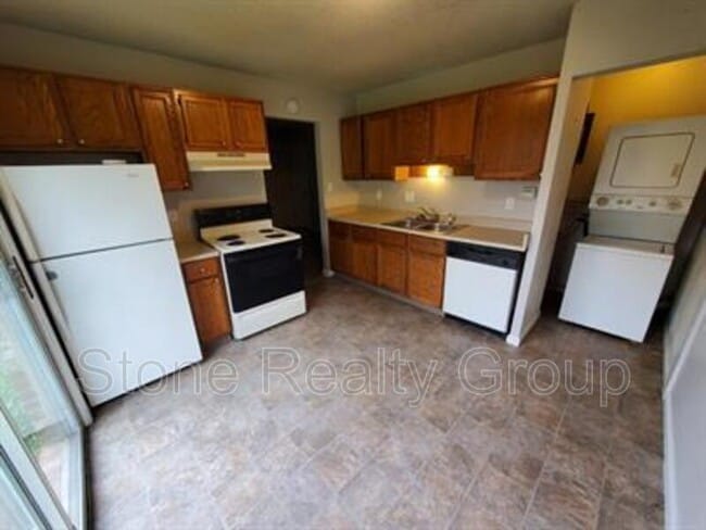 Photo - 2462 E Clayton Dr