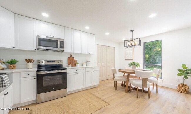 Photo - 8618 Boxberry Ln