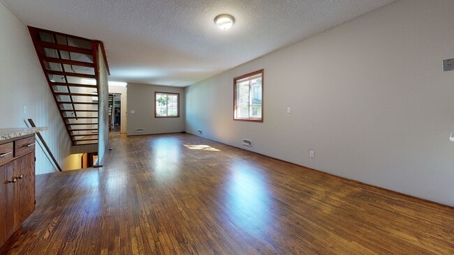 Photo - 1081 18th Ave SE Unidad #1