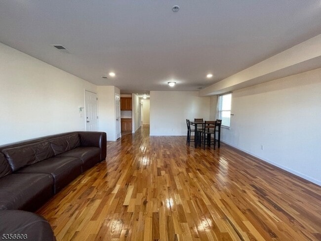 283-285 Morris Avenue Unit - 283-285 Morris Avenue Apartment Unit