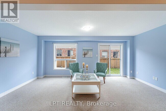 Photo - 124 Parkinson Crescent
