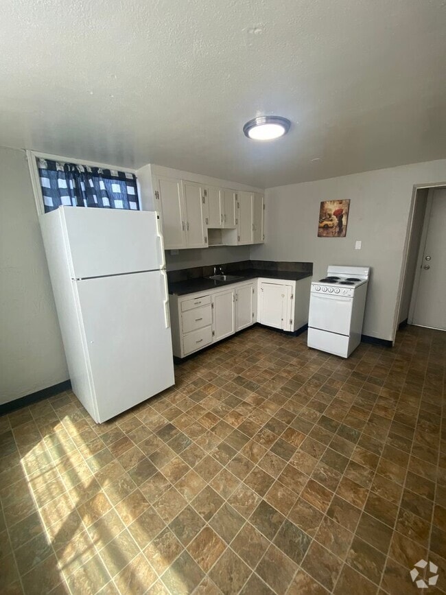 Building Photo - 303 Ivy St Unit B Rental