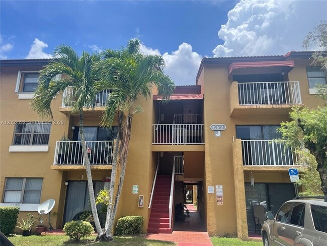 Building Photo - 15610 SW 80th St Unit J-304
