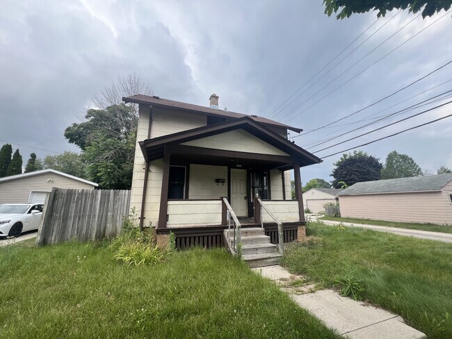 Photo - 1320 Swift Ave