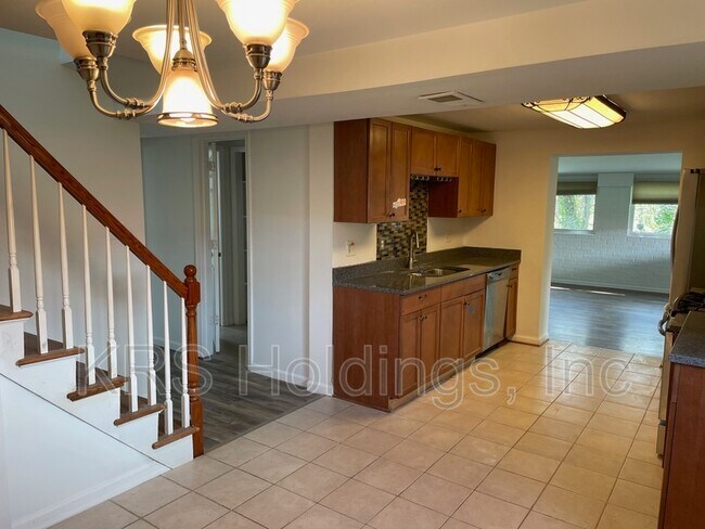 Photo - 3391 Bristol Ct