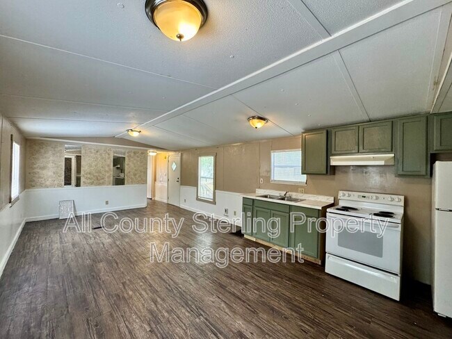 Photo - 137 SW Piston Glen