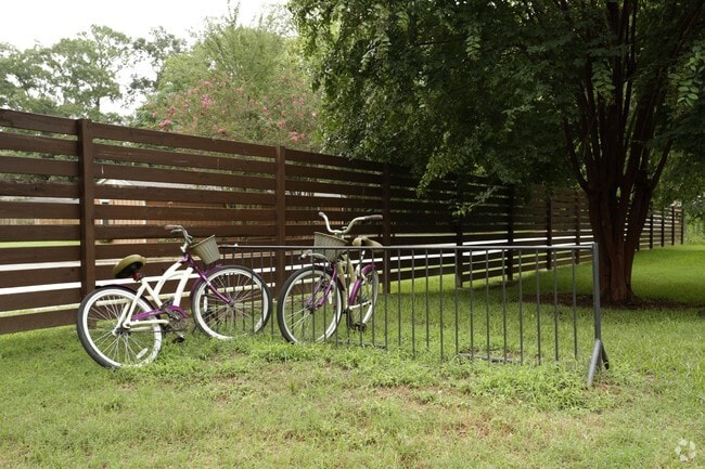 Photo - Social House