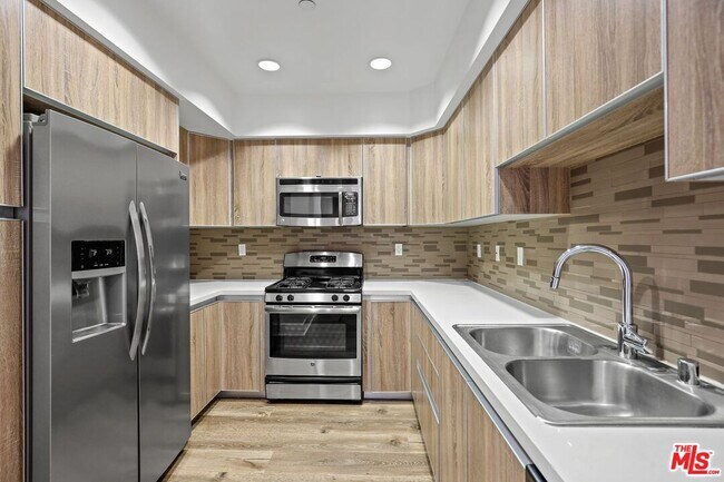 Photo - 1301 Brockton Ave Unit ph12