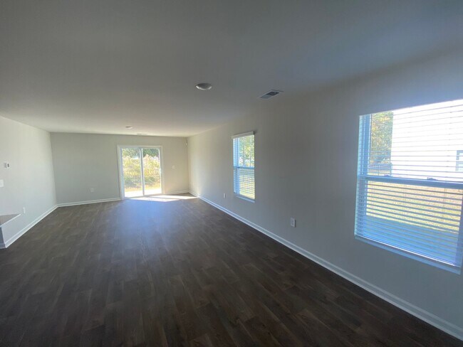 Photo - JUNE SPECIAL!!! $500 SECURITY DEPOSIT WITH...