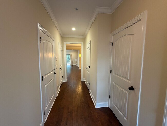 Photo - 501 Reserve Ln