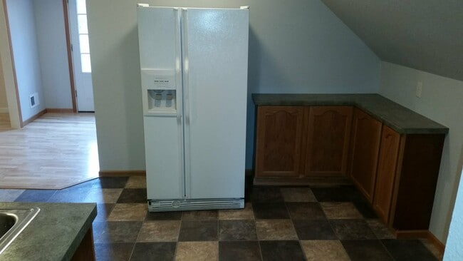 Photo - 211 10th Ave N