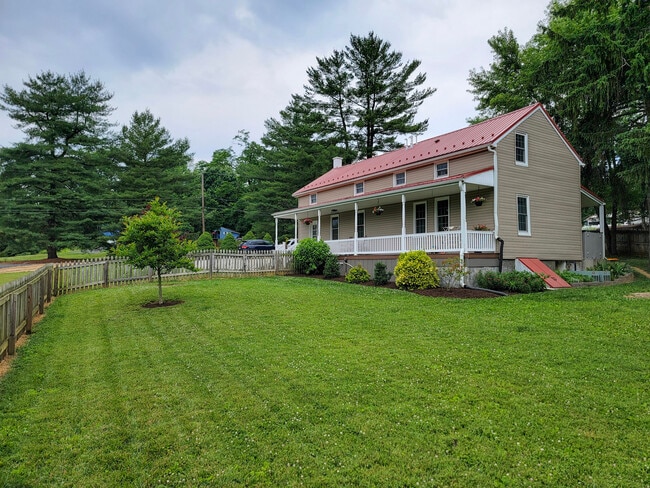 Photo - 557 Pitney Rd