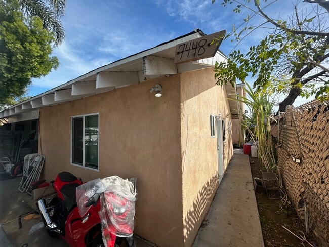 Building Photo - 7446 Tampa Ave Unit 7448