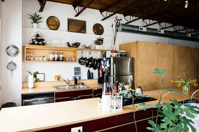 Cocina - 918 N Main St Unidad EAST