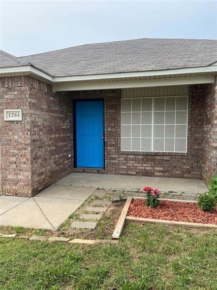 Photo - 1204 Granite Ln
