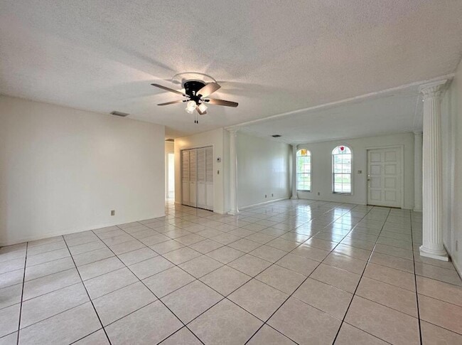 Photo - 1292 Essex Dr