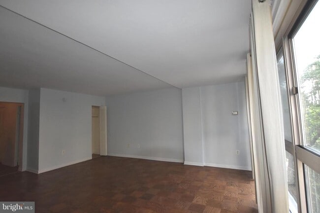 Photo - 922 24th St NW Unit 318