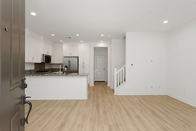 2116 Solara Ln Unit -