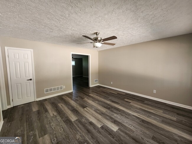 Photo - 4524 Lasalle Dr