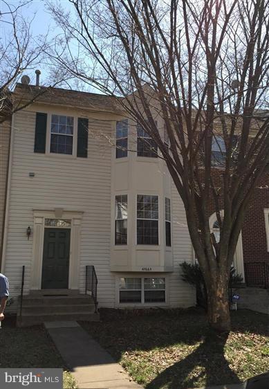 Photo - 47665 Comer Square