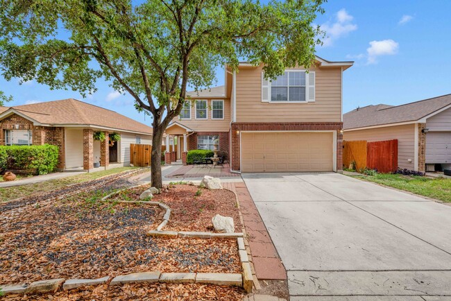 Stylish 3-Bedroom Home with Expansive Pati... - Stylish 3-Bedroom Home with Expansive Pati...