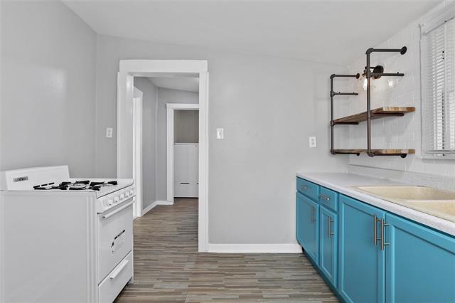 Photo - 2821 Gladstone Dr