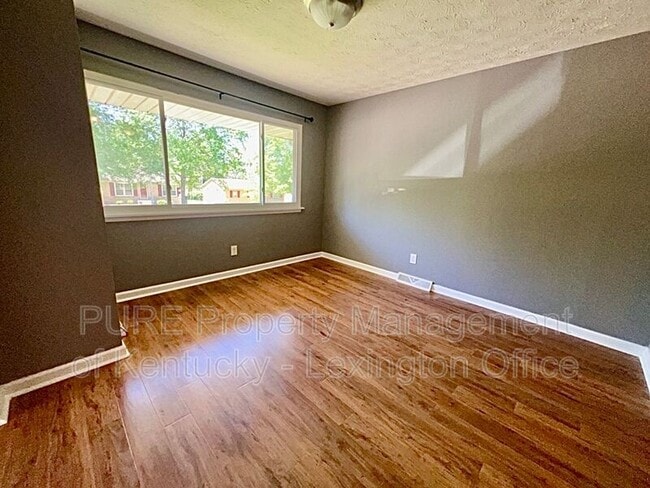 Photo - 3628 Bold Bidder Dr Unidad B