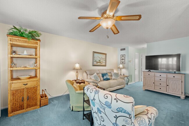 36 Vis Gdns Trl Unit 205