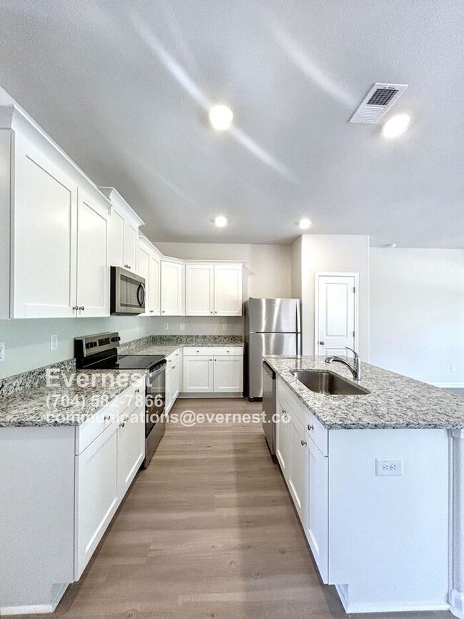 Photo - 2108 Willow Gln Dr