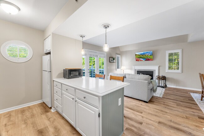 Photo - 2124 Old Pond Ln Unit 2124