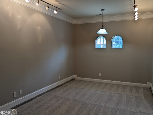 Photo - 343 Durham Park Way