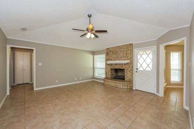 Photo - Expansive 3-Bedroom Home in Waxahachie, TX