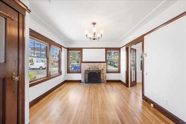 Photo - CLINTON AVE 2134-2138 Unidad 2134