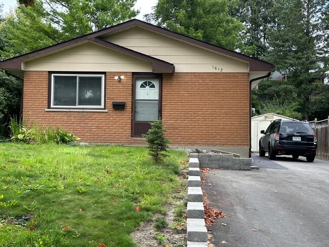 Building Photo - Main Floor-1612 Cherryhill Rd Peterborough Ontario K9K 1A8