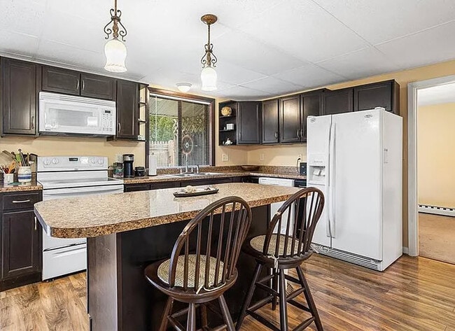 Building Photo - 40B Kingsland Ct Unit 2B Rental