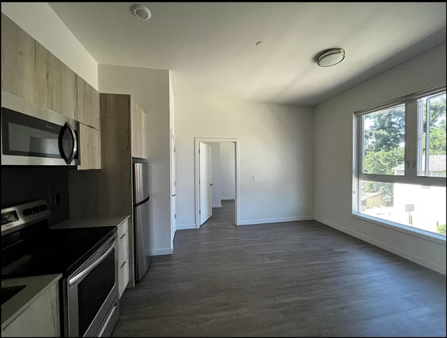 Photo - MF 17 - SE Woodward