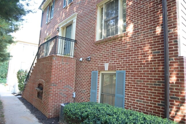Photo - Premium Townhome in Kentlands Hill District